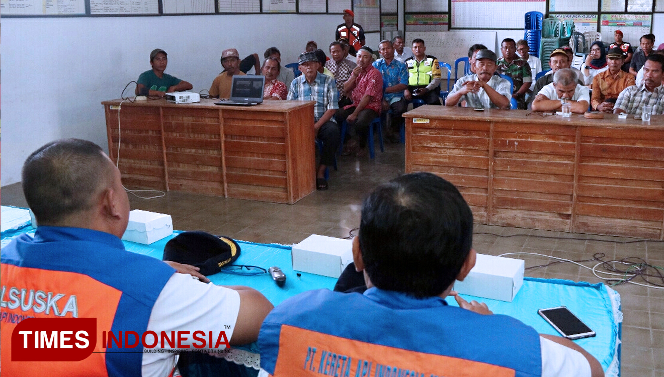 Cegah Kecelakaan Di Perlintasan KA PT KAI Daop 7 Madiun Sosialisasi