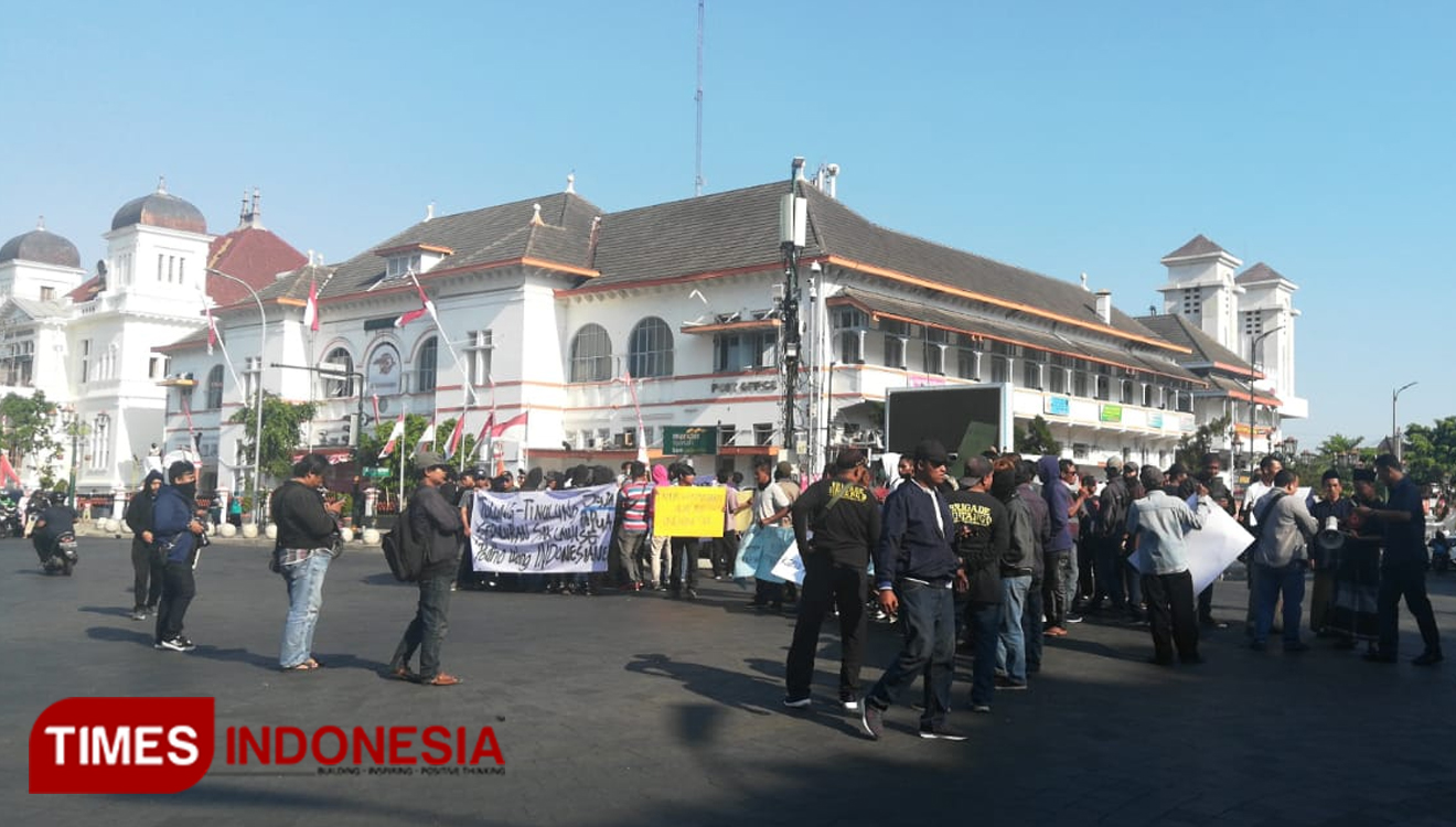 Warga Yogyakarta Gelar Aksi Solidaritas Papua Di Titik Nol Kilometer