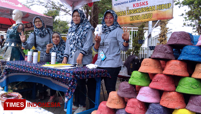 Batu Antik Dra Hj Dewanti Keluarkan Perwali Pembatasan Kantong Plastik