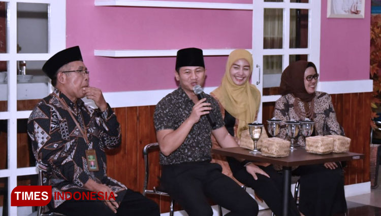 Bupati Trenggalek Dan Istri Kompak Menghadirkan Solusi Perceraian