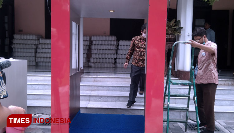 Cegah Covid 19 Kota Surabaya Punya Bilik Sterilisasi TIMES Indonesia