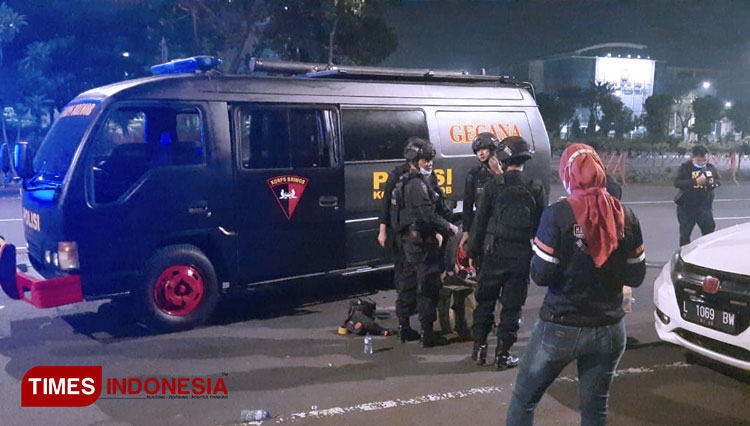 Polisi Amankan Benda Mencurigakan Di Jl Ahmad Yani Surabaya Isinya