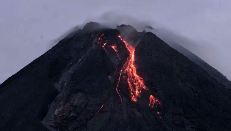 Gunung Merapi Kembali Luncurkan Kali Lava Pijar Times Indonesia