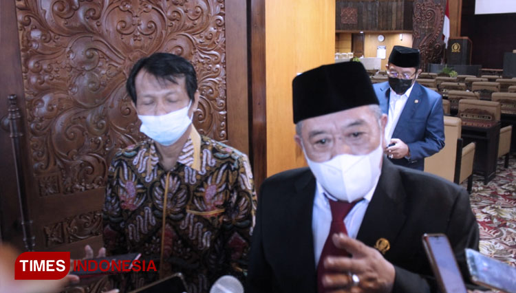 Kpk Ri Anggota Dprd Jatim Belum Serahkan Lhkpn Times Indonesia