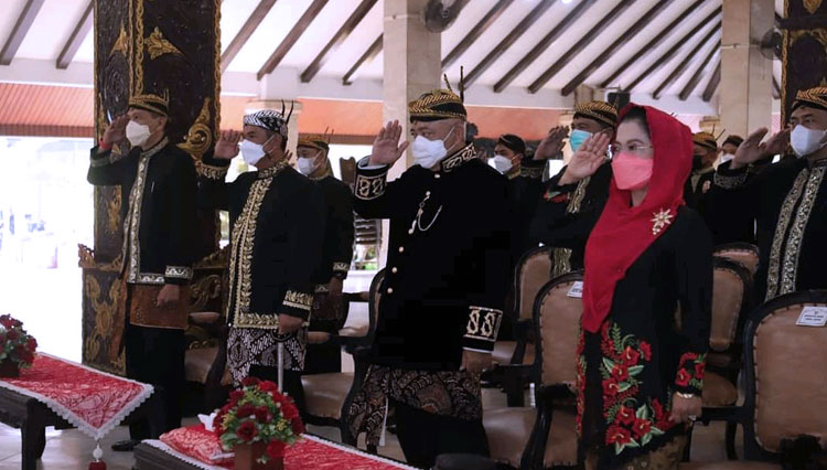 Upacara Hari Lahir Pancasila Bupati Malang Abah Sanusi Kenakan Baju