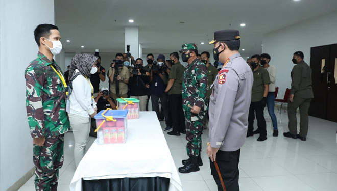 Panglima Tni Indonesia Bangga Atas Dedikasi Nakes Tangani Covid