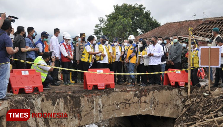 Menteri Pupr Tinjau Penanganan Banjir Bandang Kota Batu Times Indonesia