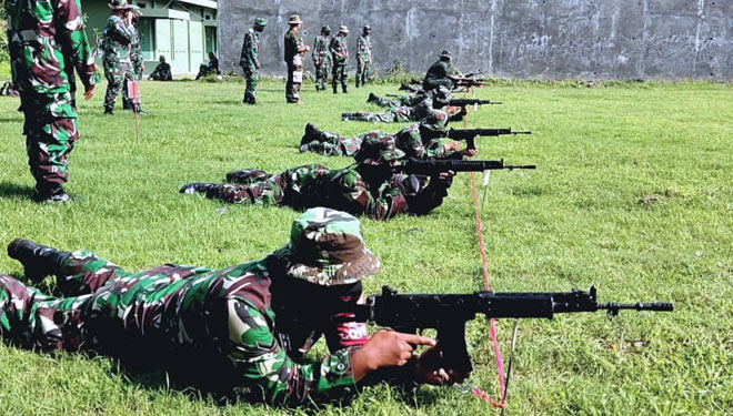 Asah Kemampuan Prajurit Kodim Gresik Latihan Menembak Times