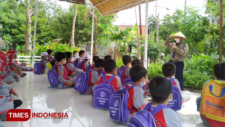 Melihat Serunya Siswa Tk Belajar Dan Bermain Di Sd Mugeb Gresik Times