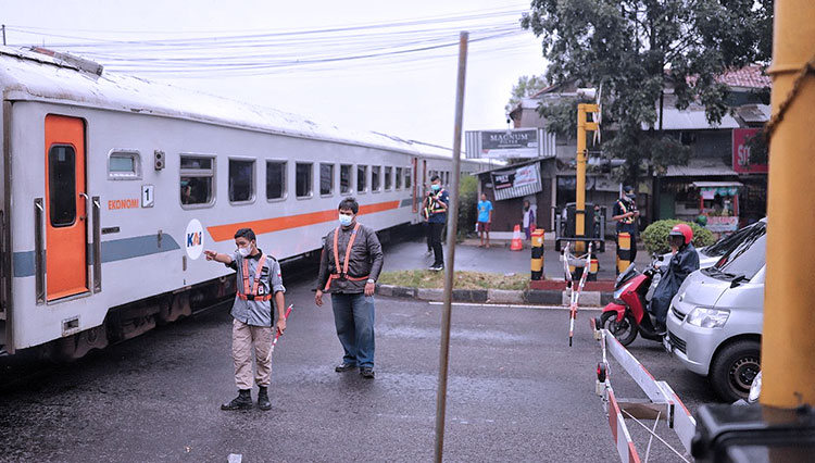 Mencintai Kereta Api Dan Pengendara Ala Edan Sepur TIMES Indonesia