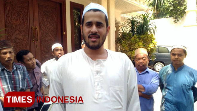 Wali Kota Probolinggo, Habib Hadi Zainal Abidin saat menutup acara Probolinggo Tempo Doeloe dan Pasar Rakyat Maulid Nabi (foto: Iqbal/TIMES Indonesia)