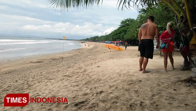 Bandara Ngurah Rai Dibuka Turis Mulai Berdatangan Times Jatim