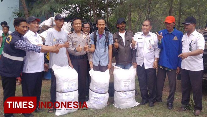 Nelayan Gresik Dapat Bantuan Alat Tangkap Ramah Lingkungan