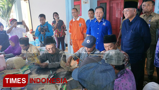 Pemkab Malang  Genjot Pelatihan Kerajinan  Bambu  Ini 