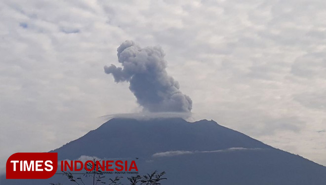 BNPB: Kabar Gunung Agung akan Meletus Besar adalah Berita Hoax