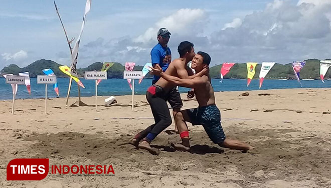 Gulat-Pantai-B.jpg