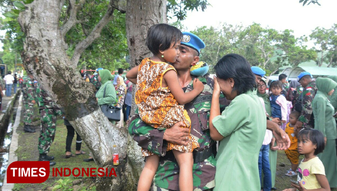 Setetes Air Mata dan Ciuman Kasih Sayang untuk Perdamaian Dunia