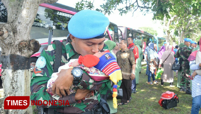 Peluk-Anak.jpg