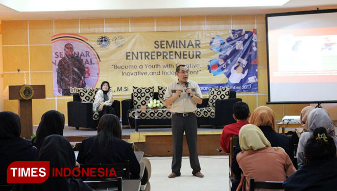 Suasana Seminar Entrepreneur dengan mengangkat tema “Become A Youth with Creative, Innovative, and Independent