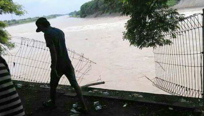MOBIL-NYEMPLUNG-BRANTAS.ISTIMEWA.jpg