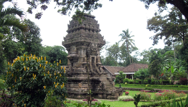 Candi Kidal di Desa Rejokidal, kecamatan Tumpang, sekitar 20 km sebelah timur Kota Malang. (FOTO: triptrus)
