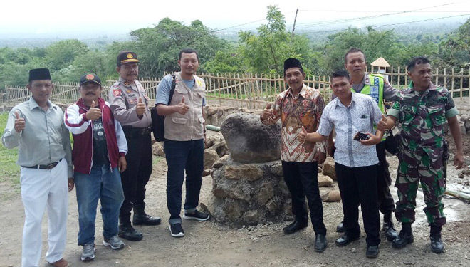 Foto Bersama usai musyawarah pengembangan situs Lempatah Patek di Prajekan, Bondowoso.(FOTO: Istimewa)