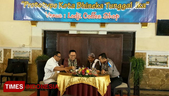 Dialog tentang Prototype Kota Kebhinekaan Tunggal Ika di Hotel Pelangi, berjalan gayeng. (FOTO: Widodo Irianto/TIMES indonesia)