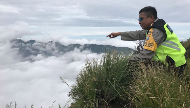 Asyiknya Menikmati Negeri di Atas Awan di Puncak P-29 Probolinggo