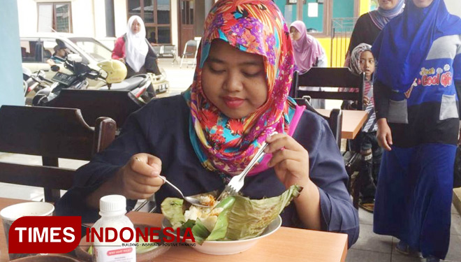 Menikmati Gurihnya Nasi Bakar Rengganis dan Susu Lereng Argopuro