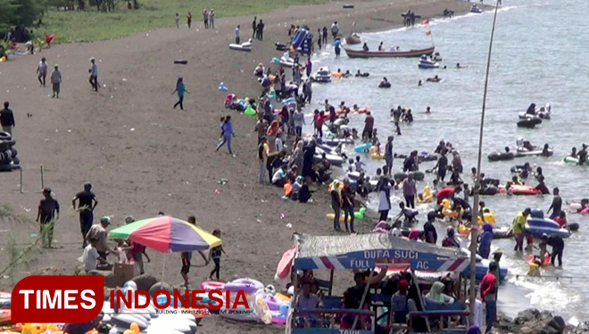 Begini Penampakan Pengunjung Pantai Duta Pada Perayaan Tahun Baru Times Indonesia