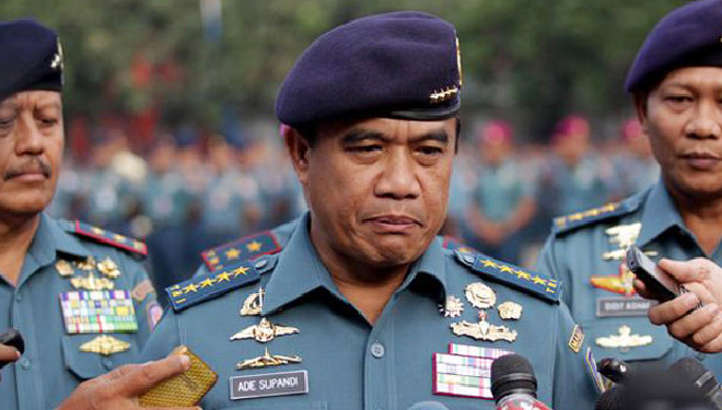 Kasal Ade Supandi Terima Brevet Komando Kehormatan Kopassus