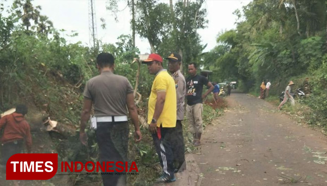 Jalan Rusak Sering Makan Korban, Forpimka Rubaru Kerja Bakti