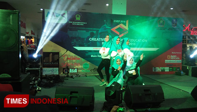 Penampilan salah satu Peserta Juara even Lomba CVEP 2018 di penghujung acara, Minggu (14/1/2018). (FOTO: S Mukifah/MG/TIMES Indonesia)