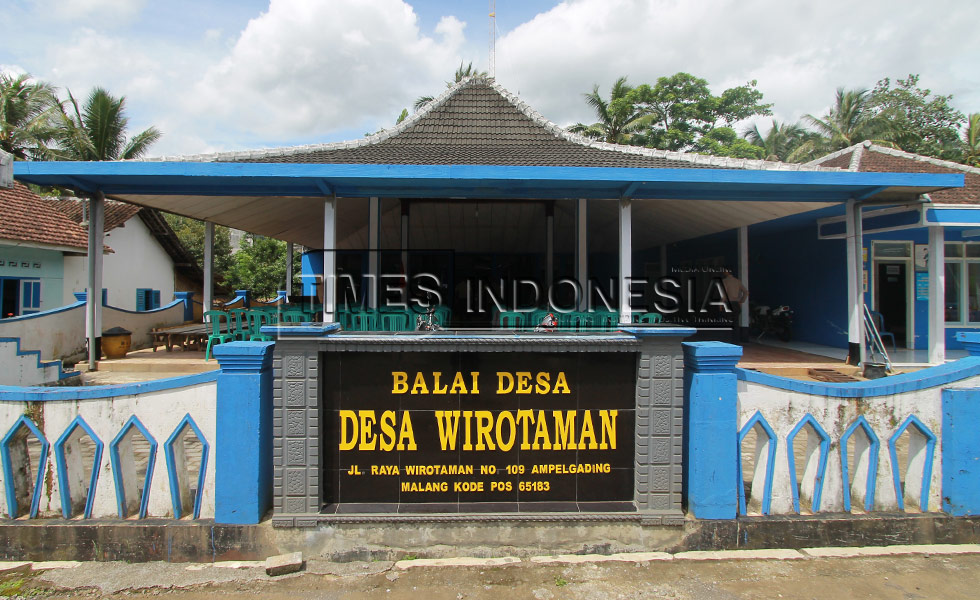Suasana Balai desa Wirotaman, Kecamatan Ampelgading, Kabupaten Malang, Jawa Timur. (FOTO: Adhitya Hendra/TIMES Indonesia).