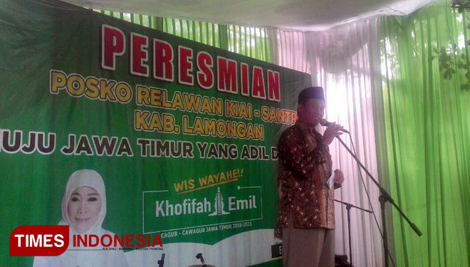 Ratusan kyai dan santri menghadiri launching Posko Relawan Kyai-Santri di Jalan Sunan Giri Lamongan, Sabtu, (20/1/2018). (FOTO: Ardiyanto/TIMES Indonesia)