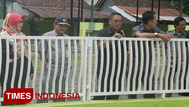 Kunjungan Komisi III DPRD Bondowoso ke Jembatan Ki Ronggo (FOTO: Aminatus/TIMES Indonesia)