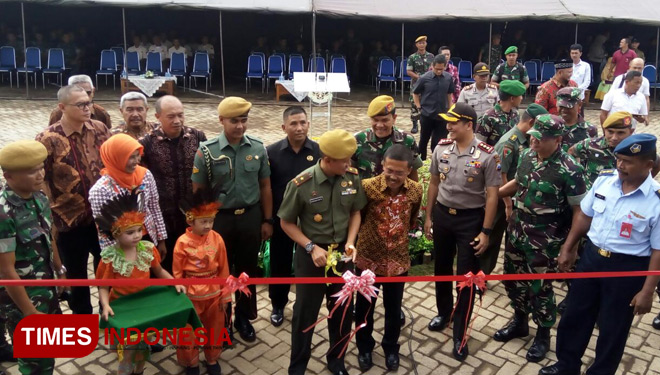 Peresmian-Kolam-Renang-Tirta-Bhuana-Cakti-A.jpg
