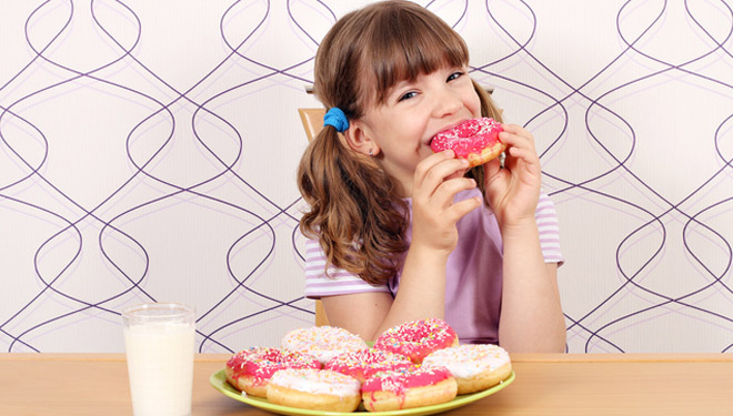Kecanduan gula pada anak berdampak buruk terhadap kesehatannya. (FOTO: edimdoma)