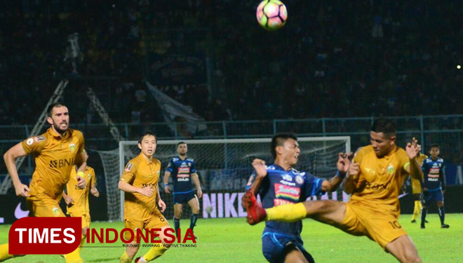 Pertandingan babak kedua Arema FC vs Bhayangkara FC babak penyisihan Piala Presiden 2018 Gruf E yang berakhir draw (FOTO: Adhitya Hendra/TIMES Indonesia)