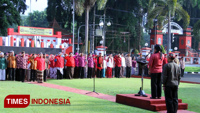 Unik Tiap Tanggal 1 Pegawai Pemkot Blitar Pakai Baju   Unik Tiap Tanggal 1 Pegawai Pemkot Blitar Pakai Baju