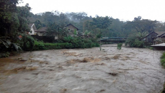 Banjir bandang di Kecamatan Tiris, Kabupaten Probolinggo. (FOTO: Istimewa)