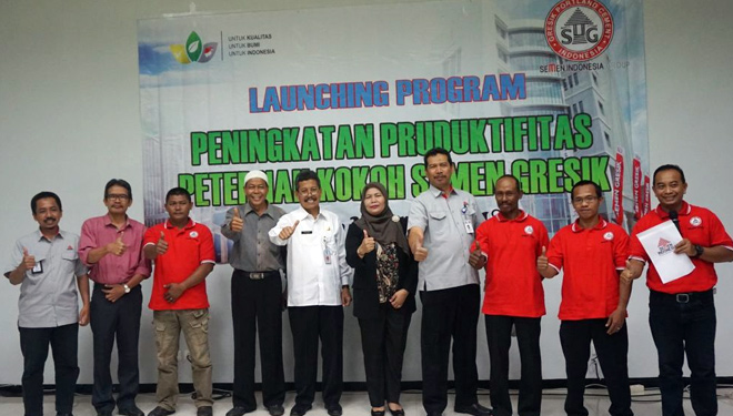 Semen Gresik Lanjutkan Program 'Fattening' untuk Peternak Kambing di Tuban