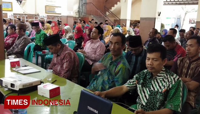 Ratusan Guru Di Lamongan Terima Pemantapan Kurikulum 2013 - TIMES Indonesia