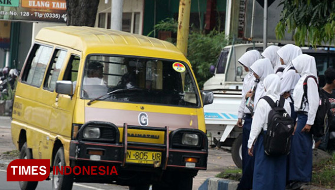 ILUSTRASI - Angkutan umum di probolinggo (FOTO: Dok. TIMES Indonesia)