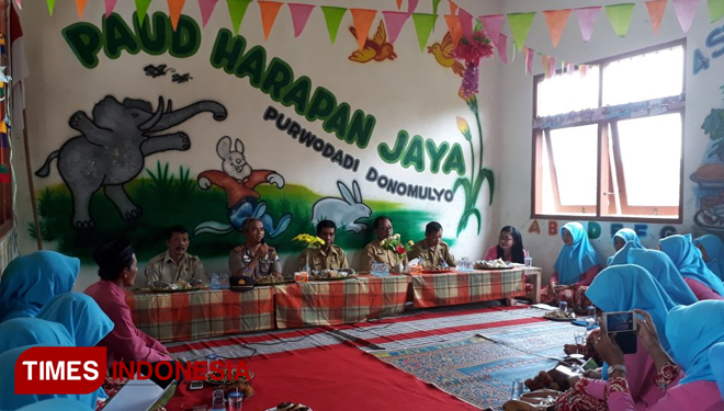 Kapolsek Donomulyo Berkumpul dengan Guru TK, Ada Apa?