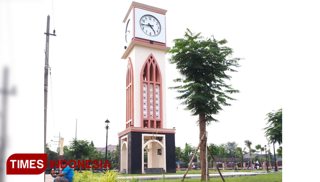 Menara Jam Kota Pasuruan. (FOTO: Robert/TIMES Indonesia)