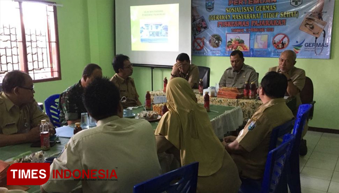 DPRD dan kepala dinas terkait saat melakukan sidak di Puskesmas Pajarakan, Kabupaten Probolinggo Jawa Timur. (FOTO: TIMES Indonesia)