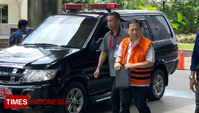 Terdakwa kasus korupsi proyek E-KTP Setya Novanto tiba di Gedung Merah Putih KPK untuk menjalani pemeriksaan penyidik. (FOTO: Hasbullah/TIMES Indonesia)
