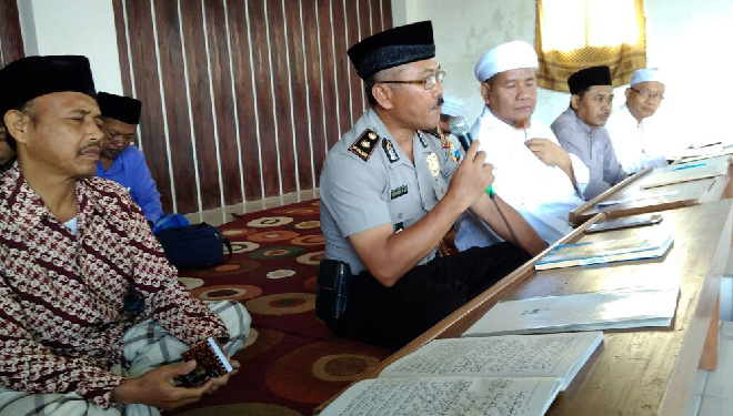 Acara kunjungan Kompol Sunardi Riyono di Ponpes As Salam, Singosari bagian dari upaya polri dalam memberikan rasa aman kepada para kyai, tokoh agama dan tokoh masyarakat. (FOTO: Istimewa)