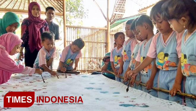 Libur Sekolah, Siswa RA Ummi Sundari Belajar Membatik 